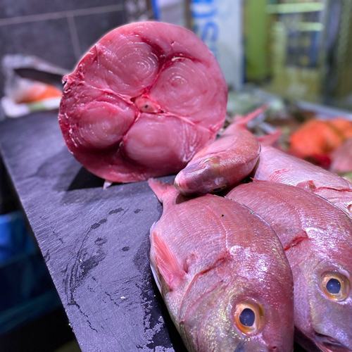 Frischer Fisch an unserem Marktstand – Bild 2